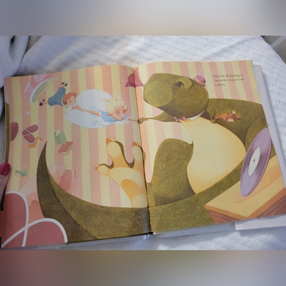 "Tea rex" by Molly idle children's picture book. Mint. Hardcover - Picture 4 of 6